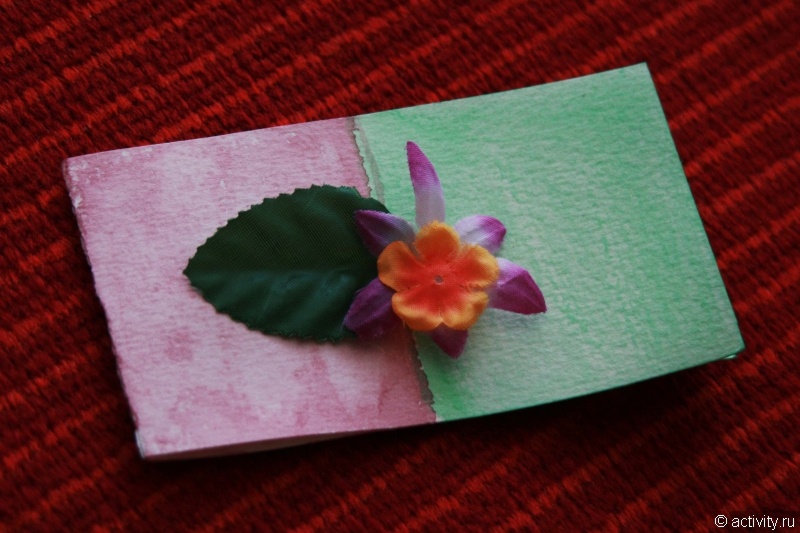 цветочек на самодельной открытке